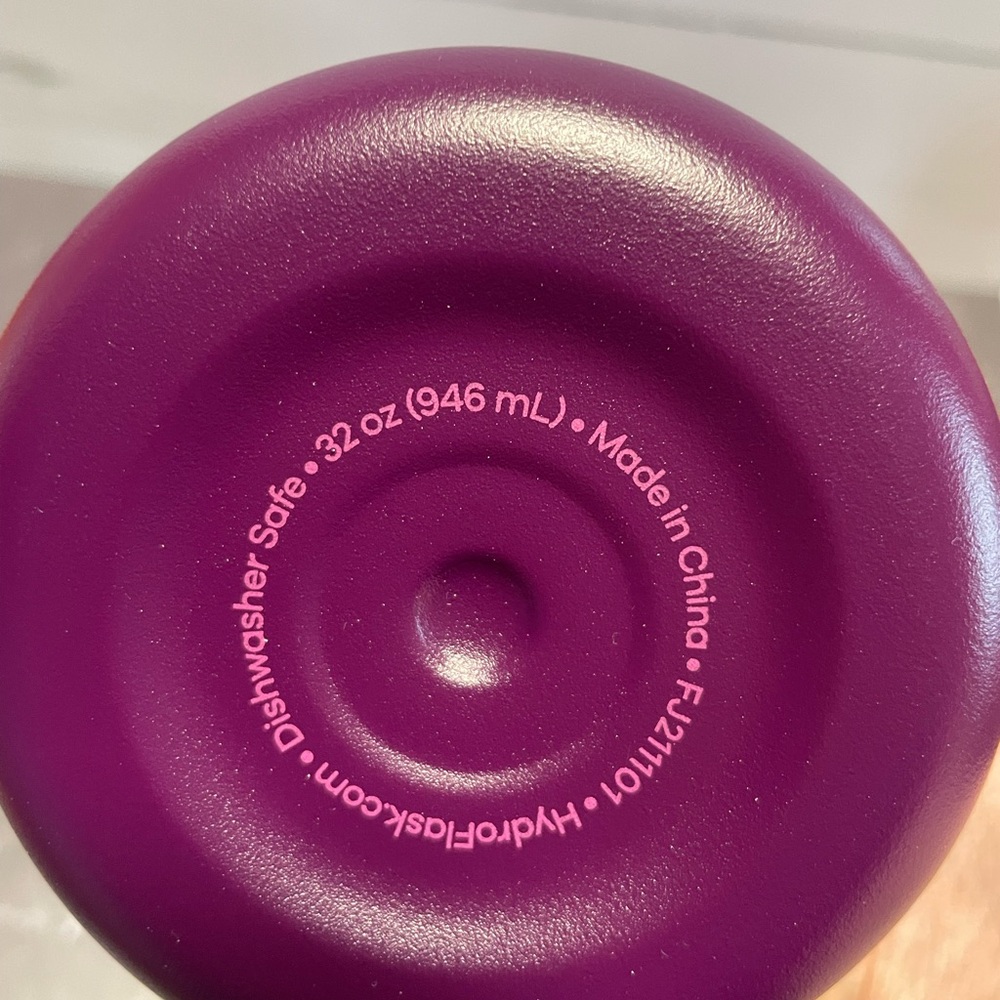 Hydro Flask 32 oz Wide Mouth with Flex Straw Cap in Sugarplum - Picture 4 of 11